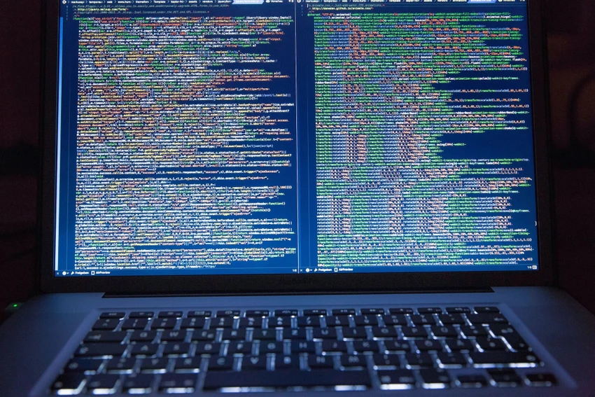 Số lượng các bài đăng về phần mềm độc hại đánh cắp thông tin tăng mạnh trên dark web. Ảnh: Pexels