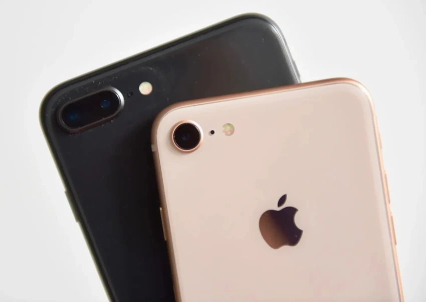 Cập nhật iOS 16.7.6 trên iPhone cũ để vá lỗi và cải thiện hiệu suất. Ảnh minh họa