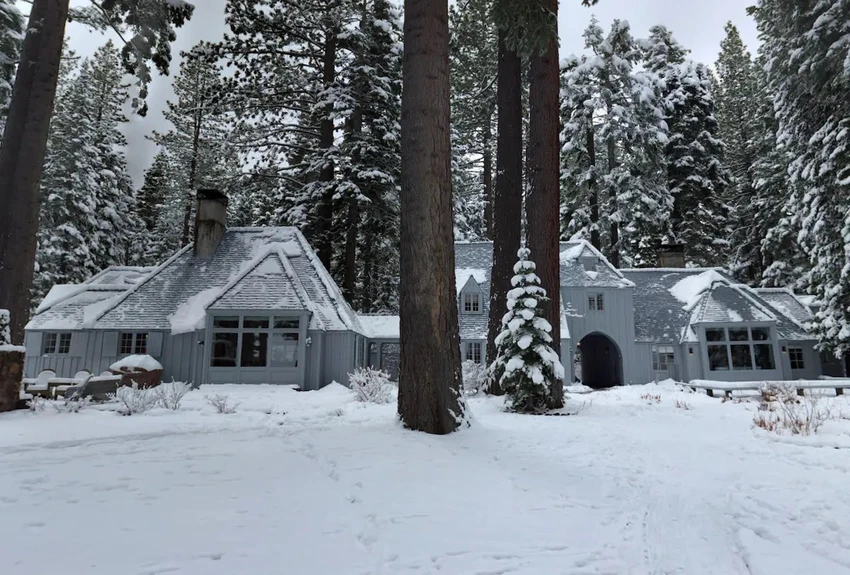 Bất động sản của Mark Zuckerberg tại hồ Tahoe. Ảnh: Google Maps