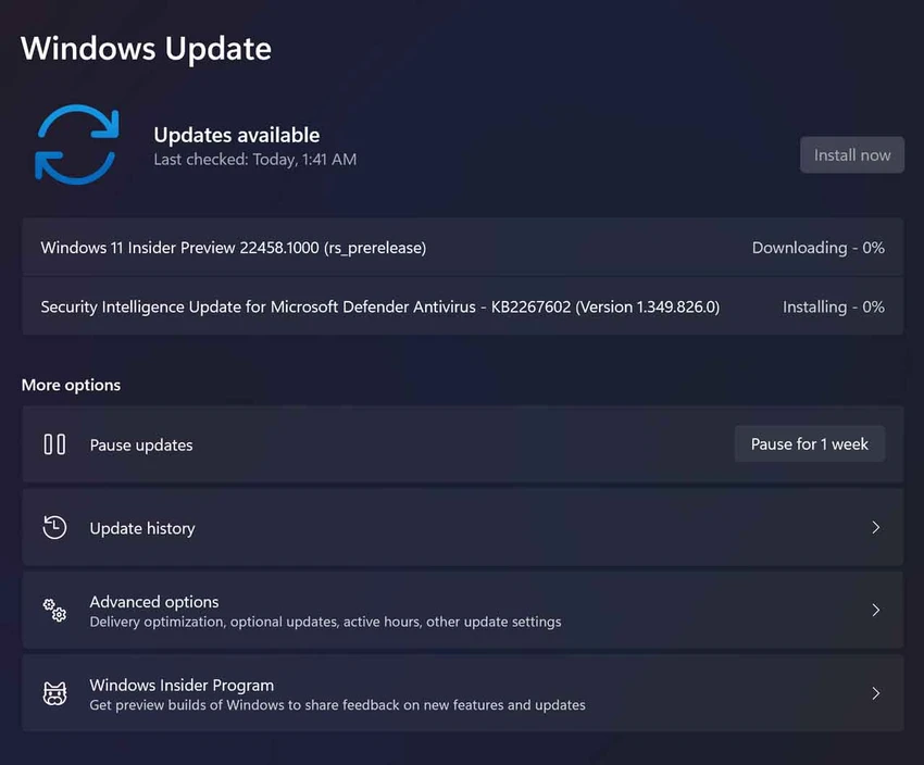 Người dùng nên cài đặt bản cập nhật tháng 4 để vá các lỗ hổng bảo mật trên Windows. Ảnh: Leslie Wong