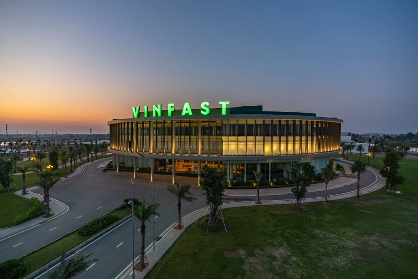 nha-may-xe-dien-vinfast.jpg