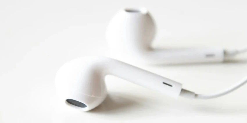 Tin công nghệ 4-6: Vì sao tai nghe Lightning lại yêu cầu bật Bluetooth để hoạt động. Ảnh: Unsplash