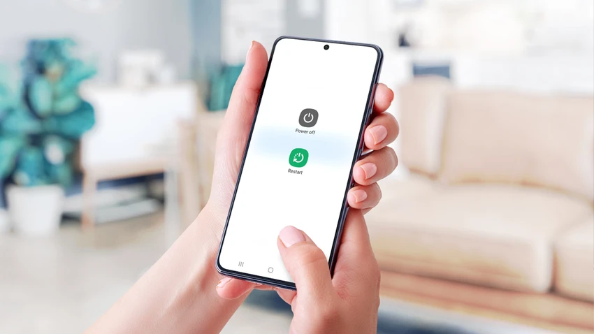 Cách khởi động lại điện thoại Samsung. Ảnh minh họa