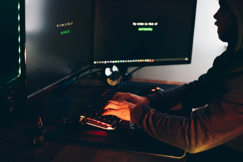 Virus mã hóa tống tiền có thể lây lan qua nhiều con đường khác nhau. Ảnh: Pexels