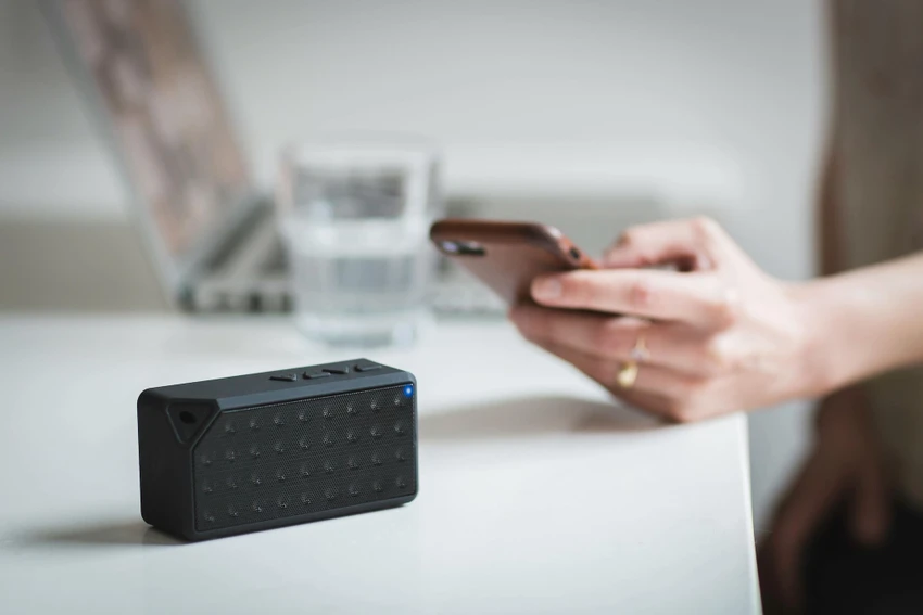 WiFi miễn phí thường tiềm ẩn khá nhiều rủi ro, do đó, nếu bắt buộc phải sử dụng, bạn nên xài kèm theo VPN. Ảnh: Pexels