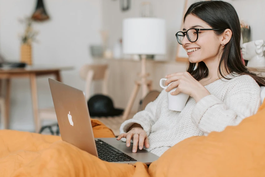 Mua sắm trực tuyến hiện đang bùng nổ mạnh. Ảnh: Pexels