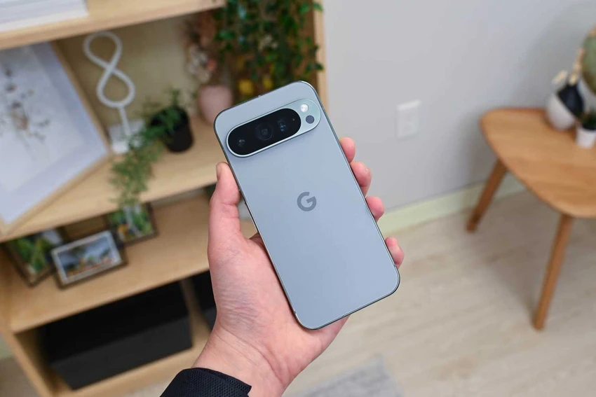 Camera trên Pixel 9 Pro. Ảnh: Hannah Stryker/How to Geek
