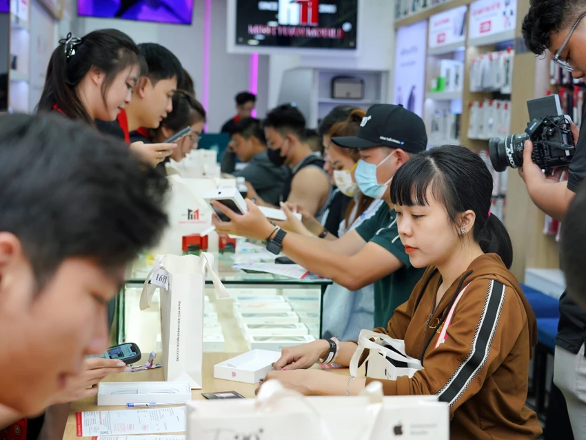 Năm nay có khá nhiều người chọn hình thức thu cũ đổi mới để lên đời iPhone 16.