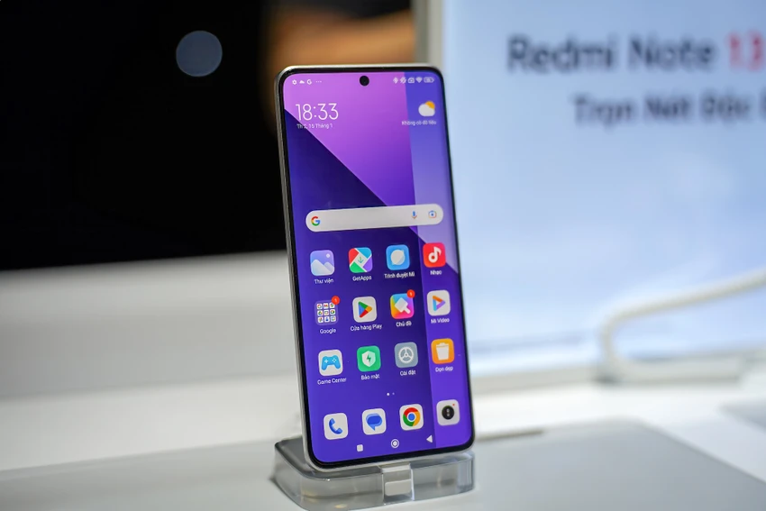 Điện thoại tầm trung Xiaomi Redmi Note 13 Pro. Ảnh: TIỂU MINH