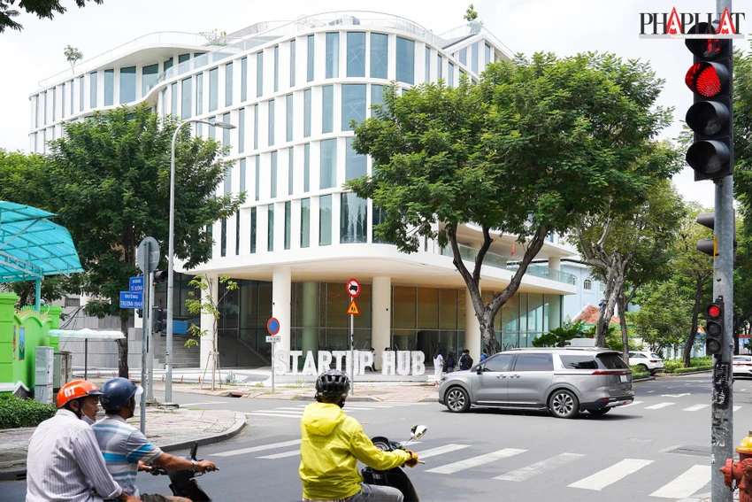 Trung tâm Khởi nghiệp sáng tạo TP.HCM tọa lạc tại số 123 Trương Định, Quận 3. Ảnh: MINH HOÀNG