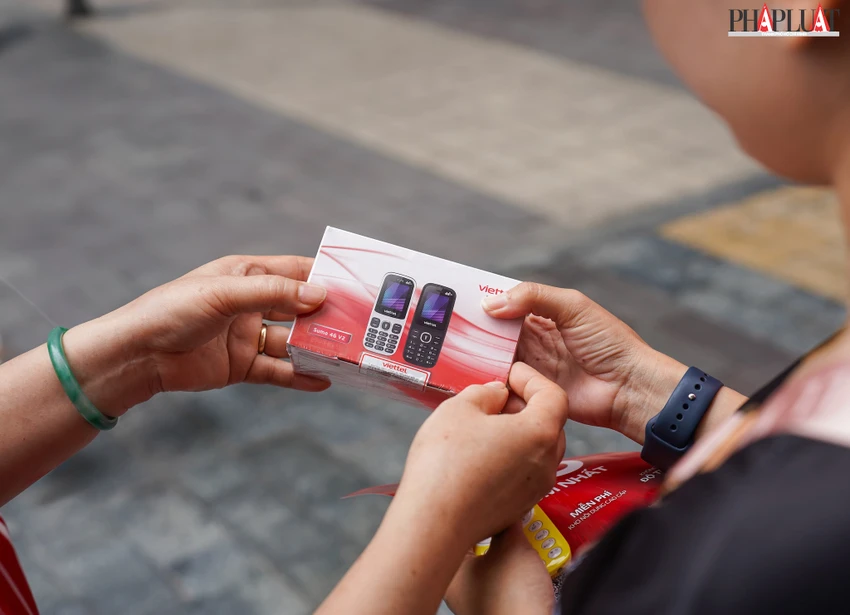 Điện thoại 4G cơ bản, đáp ứng nhu cầu nghe gọi, nhắn tin thông thường. Ảnh: MINH HOÀNG