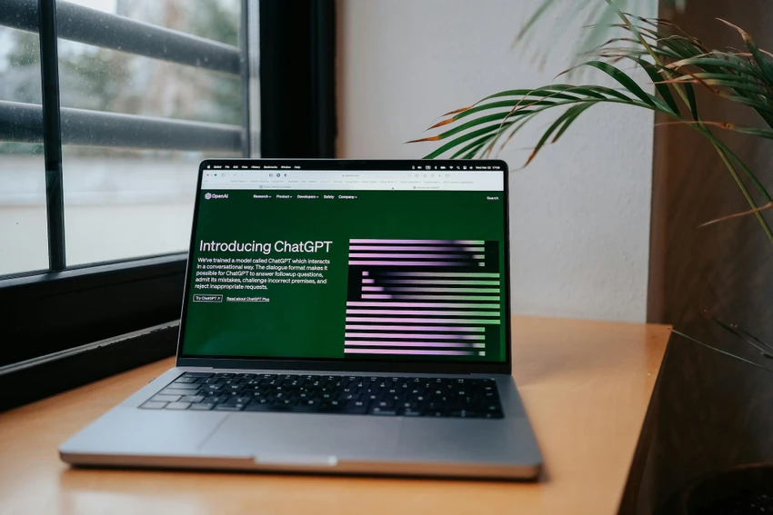Thay đổi một số cài đặt ChatGPT để tăng trải nghiệm và năng suất. Ảnh: Pexels