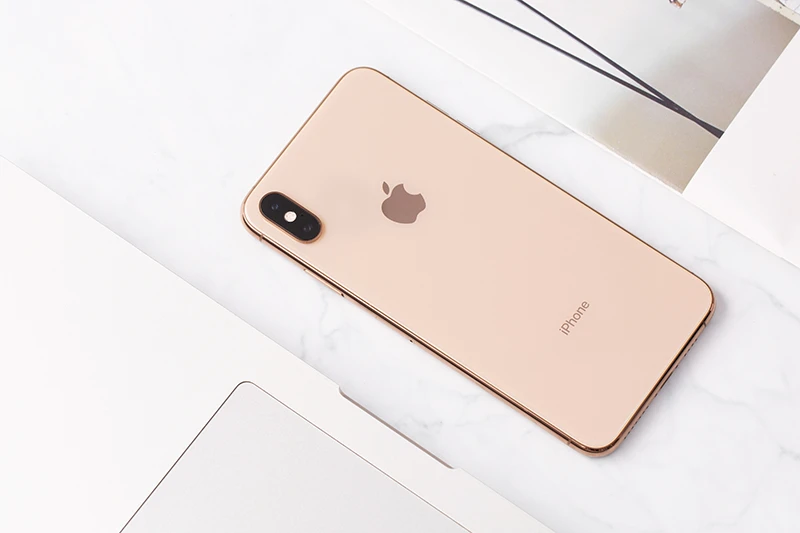 iPhone XS Max là một trong những mẫu iPhone cũ giảm giá mạnh dịp này.