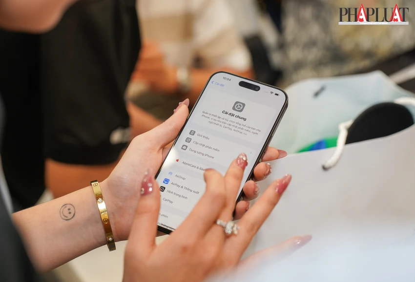 Apple sẽ phải làm gì để không tăng giá iPhone? Ảnh: TIỂU MINH