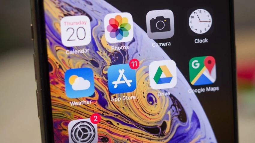 Căng thẳng thương mại gia tăng khi Trung Quốc điều tra Apple và Google.