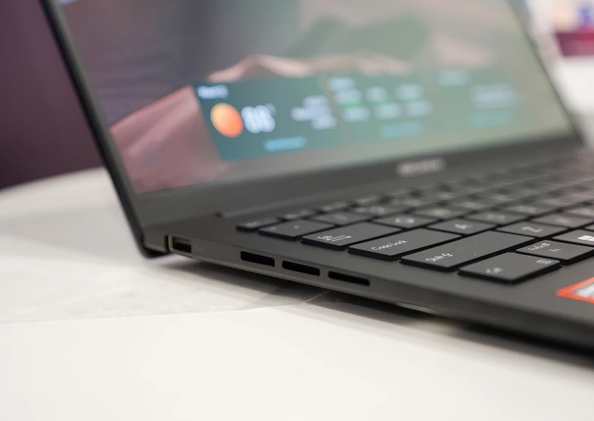 laptop-ai-asus-zenbook-14-6.jpg