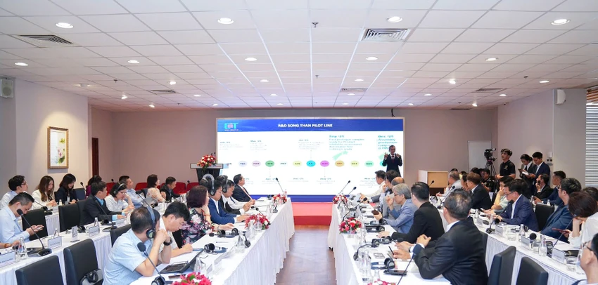 Ông Wan Azmi - Giám đốc vận hành CT Semiconductor chia sẻ tại sự kiện.