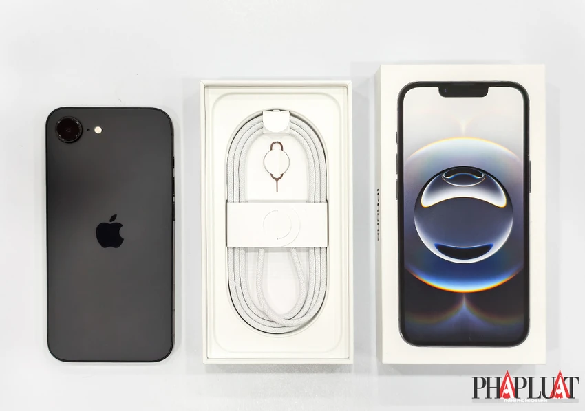 Apple có thể chia thành 2 đợt ra mắt iPhone mỗi năm. Ảnh: TIỂU MINH