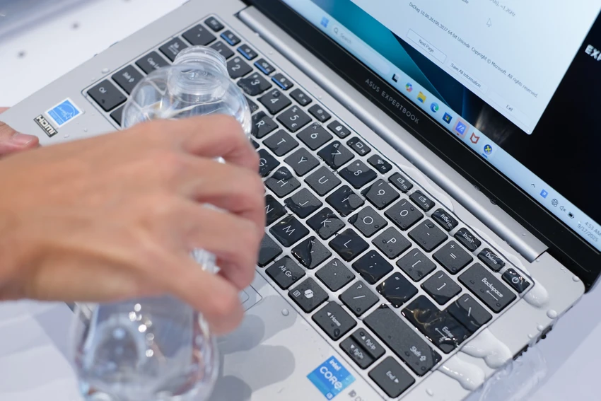 thi-truong-laptop-doanh-nghiep-AI-1.jpg