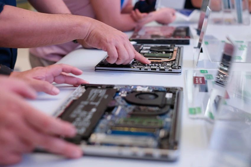 thi-truong-laptop-doanh-nghiep-AI-2.jpg