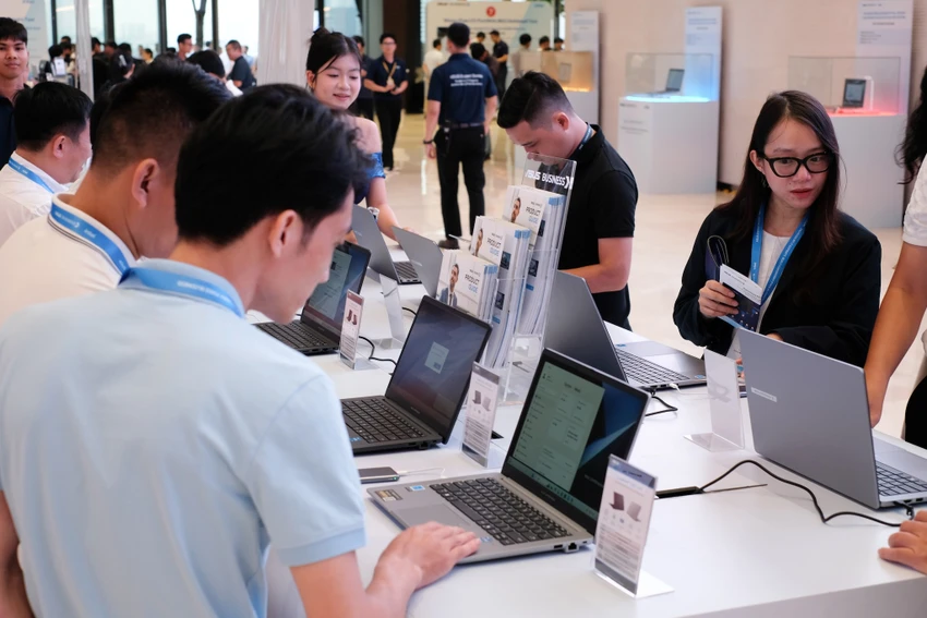 thi-truong-laptop-doanh-nghiep-AI-4.jpg