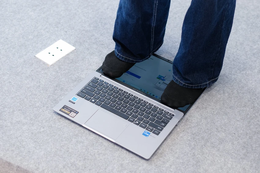 thi-truong-laptop-doanh-nghiep-AI-5.jpg