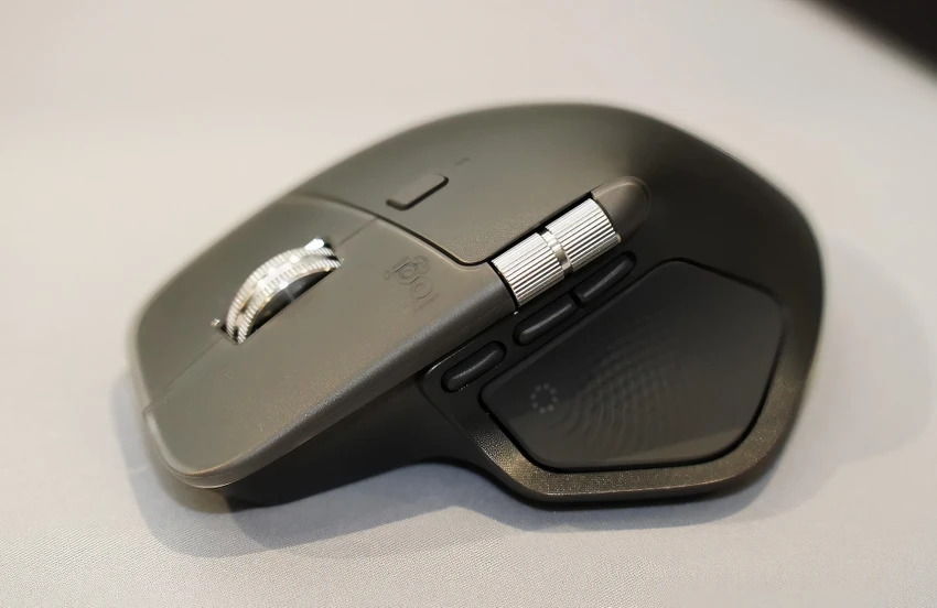 Logitech MX Master 4 không có nhiều thay đổi về thiết kế, tập trung vào trải nghiệm và phần mềm.