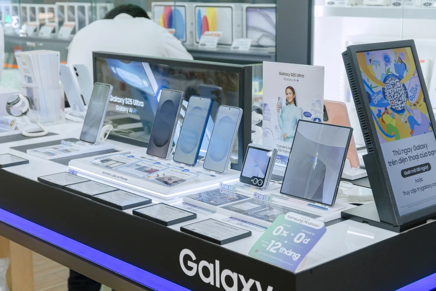 Cac-dong-smartphone-samsung-giam-gia.jpg