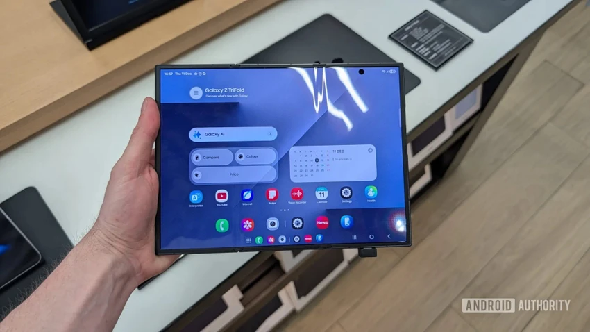 Tin công nghệ 22-12: Samsung có thể ra mắt smartphone màn hình gập mới để cạnh tranh với iPhone Fold. Ảnh: Android Authority