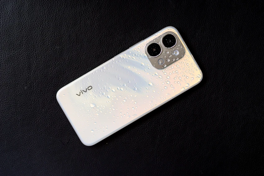 smartphone-gia-re-vivo-y31d-2.jpg