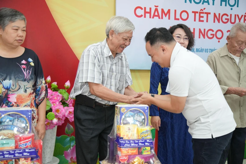 Tin công nghệ 6-2: VNG phối hợp địa phương chăm lo Tết cho hộ dân khó khăn.