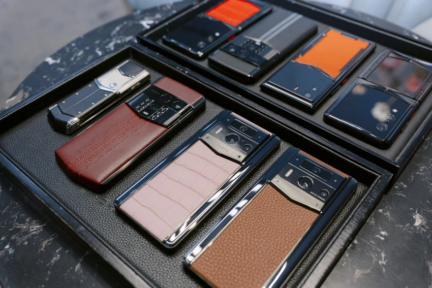 tin-cong-nghe-6-4-smartphone-cao-cap-vertu.JPG