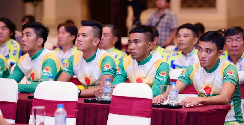 Các tay đua đội Hạt Ngọc Trời An Giang