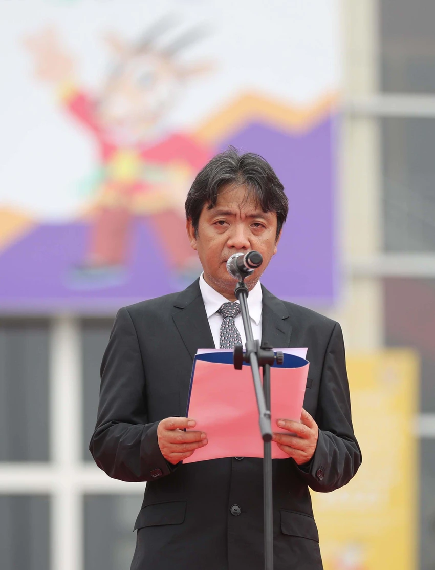 Thứ trưởng Hoàng Đạo Cương gửi lời chào mừng đến các đoàn: “Chúng tôi xin nhiệt liệt chào đón hơn 8.000 cán bộ, HLV, trọng tài, quan chức quốc tế, VĐV của 11 quốc gia khu vực Đông Nam Á và các quan chức thể thao từ khắp nơi trên thế giới đến dự và điều hành Đại hội. Chúng tôi hy vọng, quý vị sẽ có những trải nghiệm tuyệt vời về vẻ đẹp của thiên nhiên đất nước và lòng hiếu khách của con người Việt Nam trong thời gian tham dự Đại hội". ẢNH: ANH PHƯƠNG