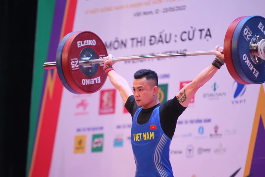 Lực sĩ Lại Gia Thành giành HCV, lập kỷ lập SEA Games mới. ẢNH: QUÝ LƯỢNG Lực sĩ Lại Gia Thành giành HCV, lập kỷ lập SEA Games mới. ẢNH: QUÝ LƯỢNG