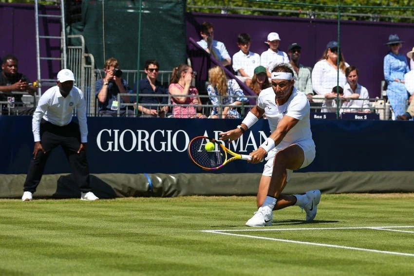 Nadal giành trận thắng trên mặt sân cỏ đầu tiên kể từ năm 2019. Ảnh: GETTY Nadal giành trận thắng trên mặt sân cỏ đầu tiên kể từ năm 2019. Ảnh: GETTY