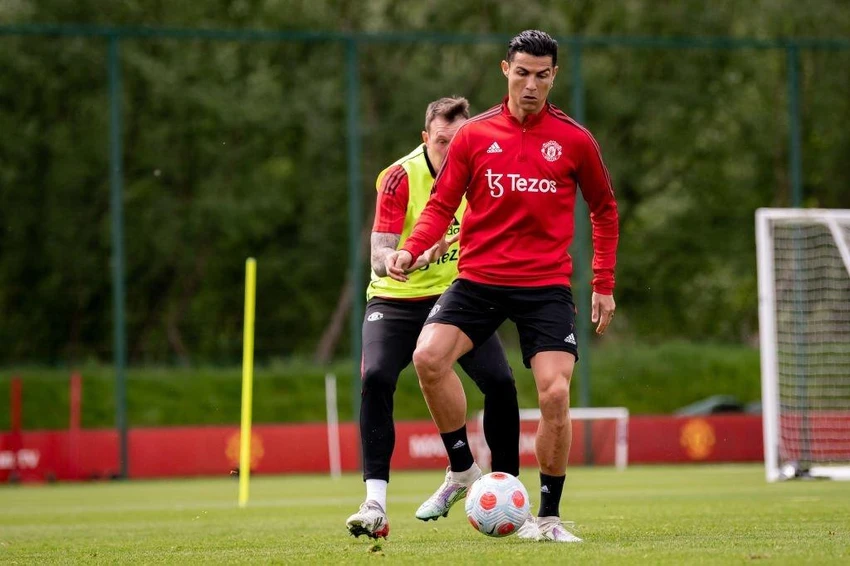 Ronaldo vẫn chưa trở lại sân tập cùng các đồng đội MU. Ảnh: GETTY Ronaldo vẫn chưa trở lại sân tập cùng các đồng đội MU. Ảnh: GETTY