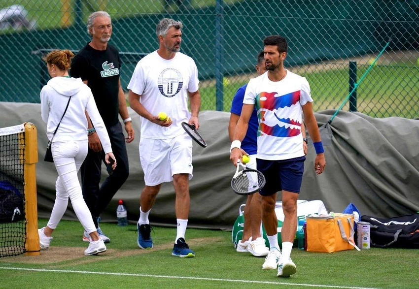 Djokovic tại buổi tập luyện trước thềm Wimbledon. Ảnh: GETTY Djokovic tại buổi tập luyện trước thềm Wimbledon. Ảnh: GETTY