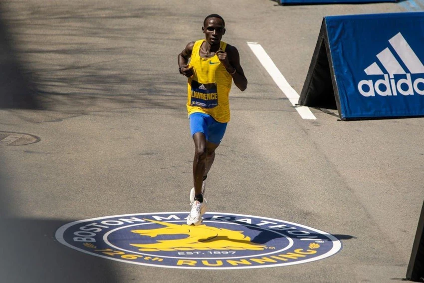 VĐV marathon người Kenya - Lawrence Cherono. Ảnh: GETTY VĐV marathon người Kenya - Lawrence Cherono. Ảnh: GETTY