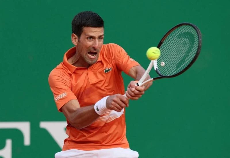 Djokovic trở thành cựu số 1 thế giới vì "nói không" với vaccine COVID-19. Ảnh: REUTERS Djokovic trở thành cựu số 1 thế giới vì "nói không" với vaccine COVID-19. Ảnh: REUTERS