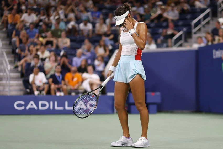 ĐKVĐ nội dung đơn nữ Emma Raducanu dừng bước ngay vòng 1. Ảnh: GETTY ĐKVĐ nội dung đơn nữ Emma Raducanu dừng bước ngay vòng 1. Ảnh: GETTY