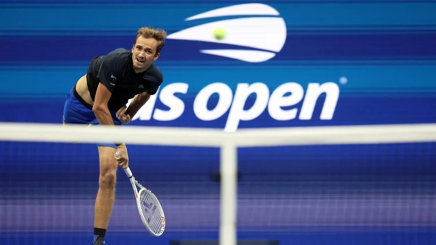 Medvedev mất ngôi số 1 thế giới khi dừng bước tại vòng 4 Mỹ mở rộng. Ảnh: US.Open Medvedev mất ngôi số 1 thế giới khi dừng bước tại vòng 4 Mỹ mở rộng. Ảnh: US.Open