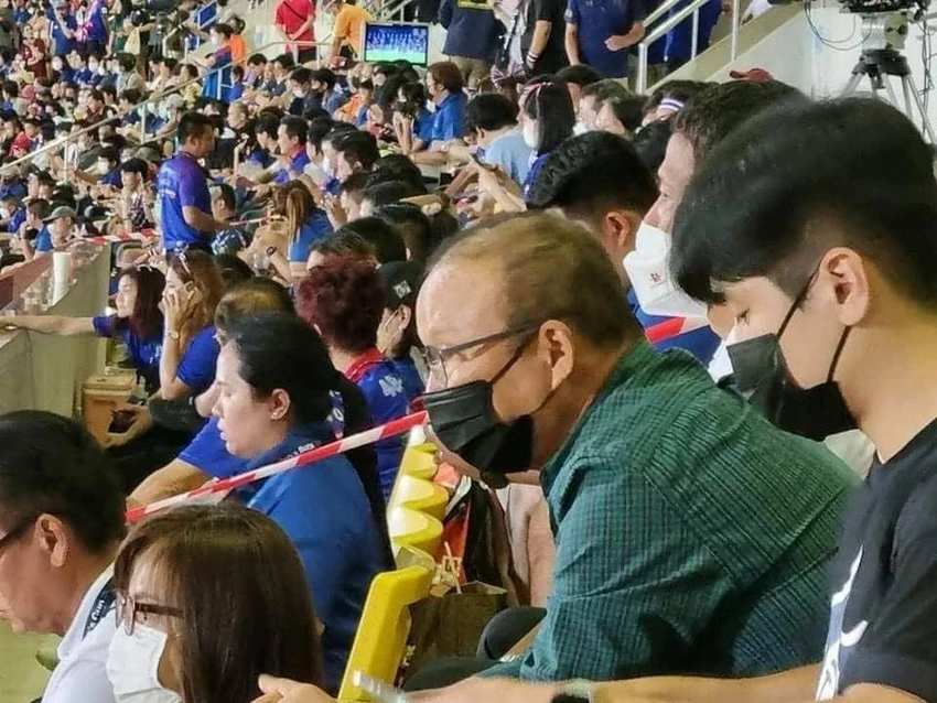 HLV Park Hang-seo dự khán trận Thái Lan - Malaysia tại King Cup. Ảnh: ASIANFOOTBALL HLV Park Hang-seo dự khán trận Thái Lan - Malaysia tại King Cup. Ảnh: ASIANFOOTBALL