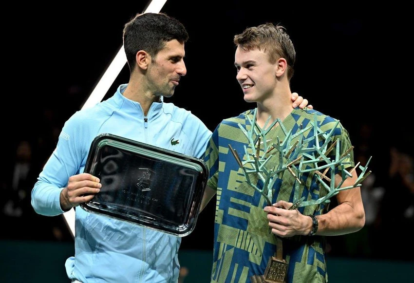 Djokovic nói không vui vì bị đánh bại nhưng chia vui với chức vô địch của Rune. Ảnh: GETTY Djokovic nói không vui vì bị đánh bại nhưng chia vui với chức vô địch của Rune. Ảnh: GETTY