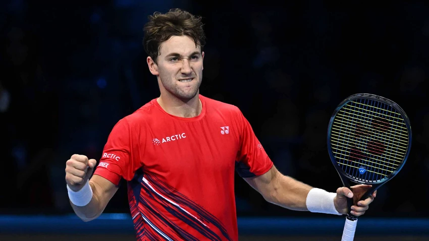 Casper Ruud có trận thắng trước Auger-Aliassime. Ảnh: GETTY Casper Ruud có trận thắng trước Auger-Aliassime. Ảnh: GETTY