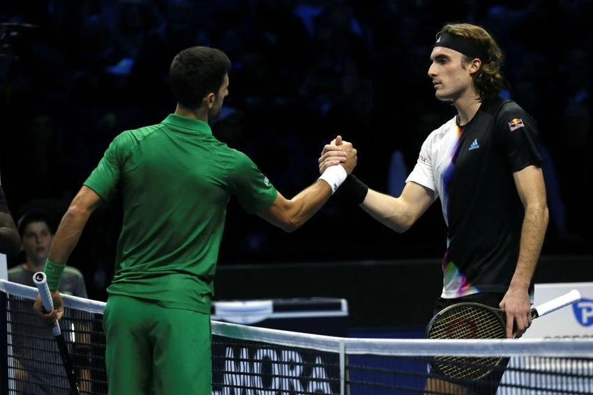 Djokovic giành trận thắng đầu tiên trước Tsitsipas tại ATP Finals. Ảnh: GETTY Novak Djokovic