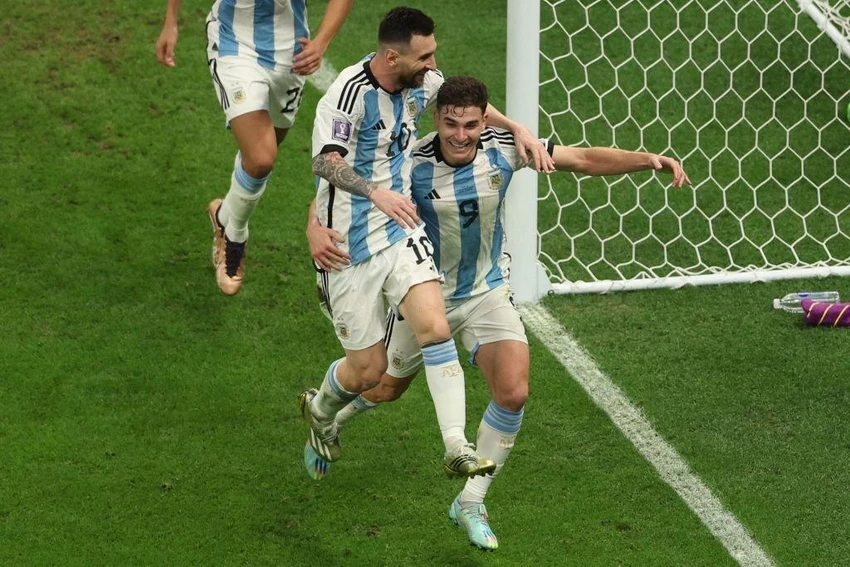 Bộ đôi "sát thủ" Messi - Alvarez khiến Croatia cay đắng nhận 3 bàn thua. Ảnh: GETTY Bộ đôi "sát thủ" Messi - Alvarez khiến Croatia cay đắng nhận 3 bàn thua. Ảnh: GETTY