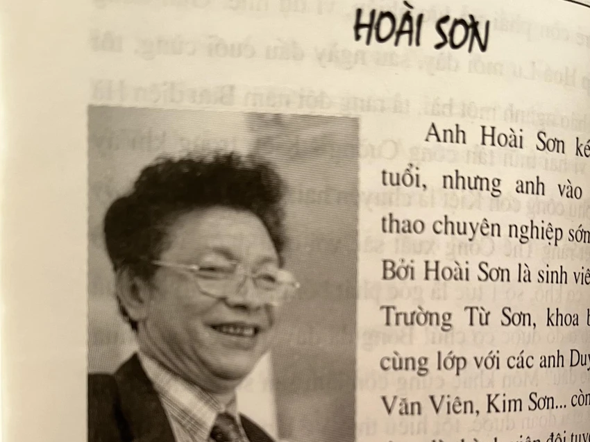 Chân dung BLV Hoài Sơn từ bài viết trên "Những nhà báo thể thao mà tôi nhớ" của nhà báo Nguyễn Lưu. Chân dung BLV Hoài Sơn từ bài viết trên "Những nhà báo thể thao mà tôi nhớ" của nhà báo Nguyễn Lưu.