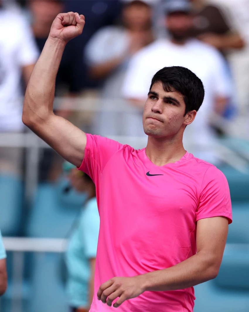 Alcaraz khẳng định sức mạnh tại vòng 2 giải ATP Masters 1000 - Miami Open. Ảnh: GETTY Alcaraz khẳng định sức mạnh tại vòng 2 giải ATP Masters 1000 - Miami Open. Ảnh: GETTY
