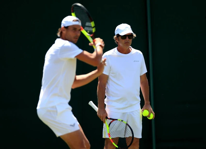 Rafael Nadal thời còn tập luyện dưới sự hướng dẫn của chú Toni. Ảnh: GETTY Rafael Nadal thời còn tập luyện dưới sự hướng dẫn của chú Toni. Ảnh: GETTY